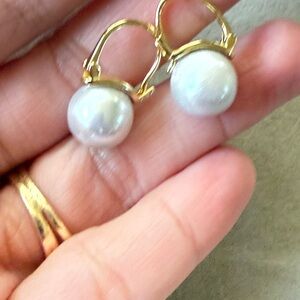 Elegant Gold and White Pearl Earrings